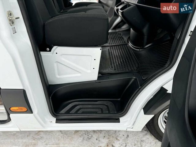 Белый Мерседес Sprinter, объемом двигателя 2.1 л и пробегом 263 тыс. км за 28500 $, фото 63 на Automoto.ua