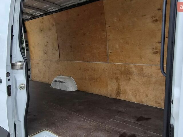 Белый Мерседес Sprinter, объемом двигателя 2.99 л и пробегом 240 тыс. км за 39900 $, фото 8 на Automoto.ua