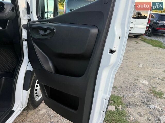 Білий Мерседес Sprinter, об'ємом двигуна 0 л та пробігом 250 тис. км за 37900 $, фото 26 на Automoto.ua