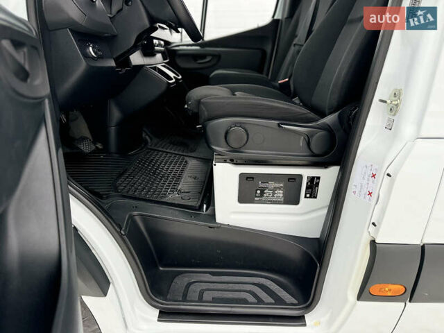Белый Мерседес Sprinter, объемом двигателя 2.1 л и пробегом 263 тыс. км за 28500 $, фото 40 на Automoto.ua