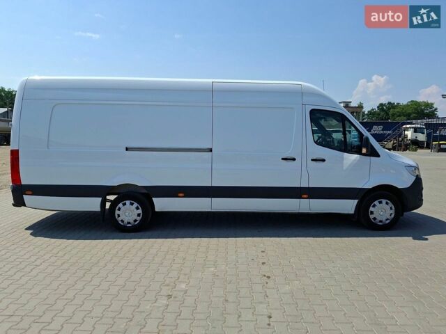 Белый Мерседес Sprinter, объемом двигателя 1.95 л и пробегом 332 тыс. км за 27000 $, фото 2 на Automoto.ua