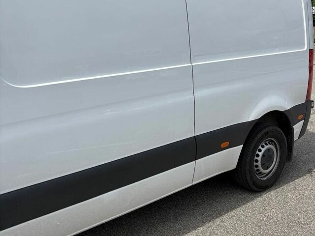 Белый Мерседес Sprinter, объемом двигателя 1.95 л и пробегом 166 тыс. км за 29100 $, фото 21 на Automoto.ua