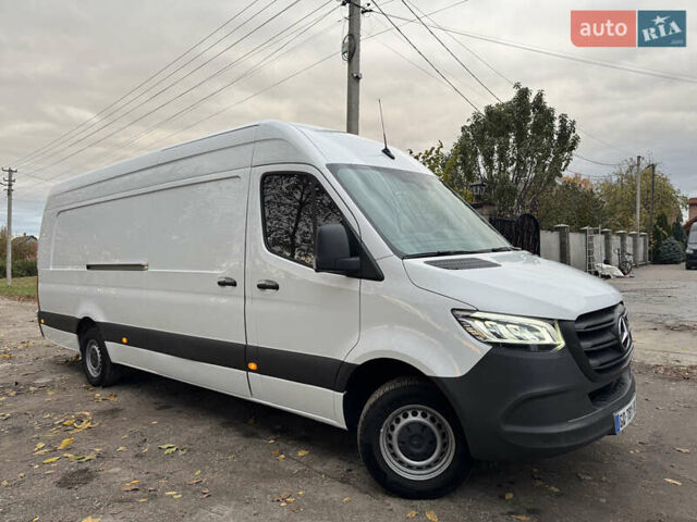 Белый Мерседес Sprinter, объемом двигателя 2 л и пробегом 302 тыс. км за 37900 $, фото 1 на Automoto.ua