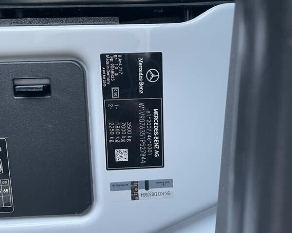 Белый Мерседес Sprinter, объемом двигателя 2 л и пробегом 155 тыс. км за 27900 $, фото 34 на Automoto.ua