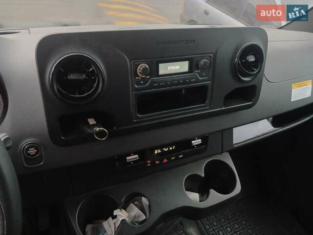 Белый Мерседес Sprinter, объемом двигателя 1.99 л и пробегом 9 тыс. км за 35300 $, фото 5 на Automoto.ua