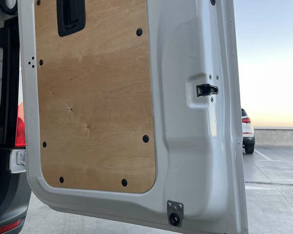 Белый Мерседес Sprinter, объемом двигателя 2 л и пробегом 155 тыс. км за 27900 $, фото 70 на Automoto.ua