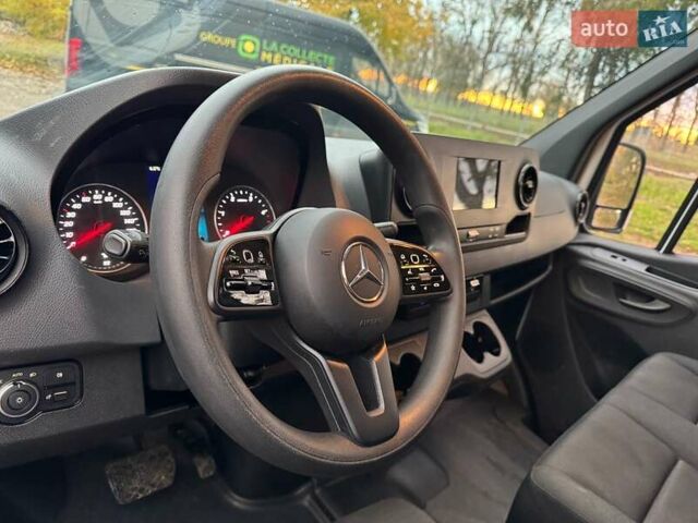 Белый Мерседес Sprinter, объемом двигателя 2 л и пробегом 302 тыс. км за 37900 $, фото 2 на Automoto.ua