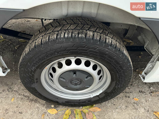 Белый Мерседес Sprinter, объемом двигателя 2 л и пробегом 302 тыс. км за 37900 $, фото 19 на Automoto.ua