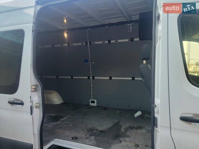 Белый Мерседес Sprinter, объемом двигателя 2 л и пробегом 80 тыс. км за 35000 $, фото 4 на Automoto.ua