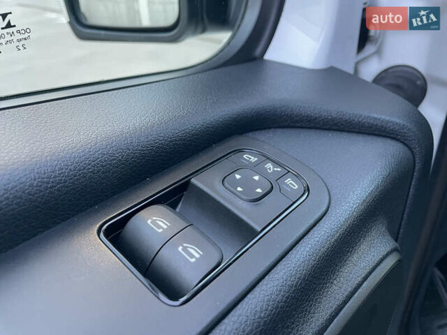 Белый Мерседес Sprinter, объемом двигателя 2 л и пробегом 155 тыс. км за 27900 $, фото 27 на Automoto.ua