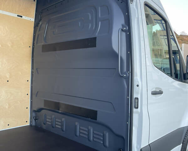 Белый Мерседес Sprinter, объемом двигателя 2 л и пробегом 155 тыс. км за 27900 $, фото 63 на Automoto.ua