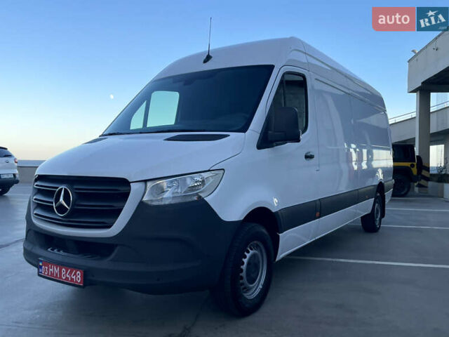 Белый Мерседес Sprinter, объемом двигателя 2 л и пробегом 155 тыс. км за 27900 $, фото 1 на Automoto.ua