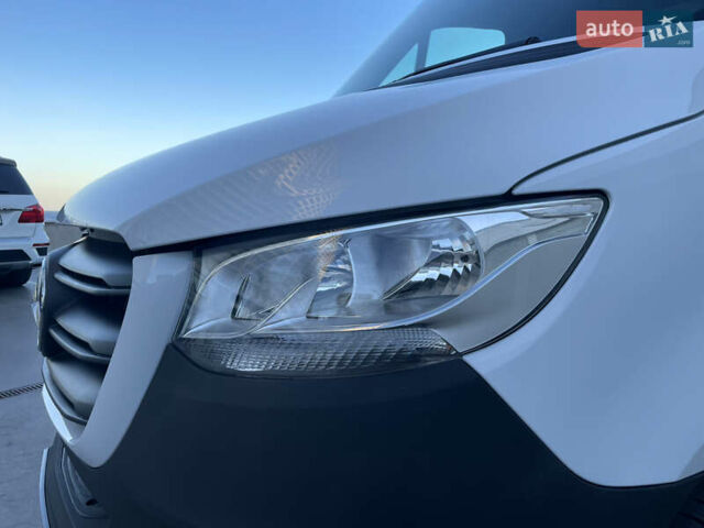 Белый Мерседес Sprinter, объемом двигателя 2 л и пробегом 155 тыс. км за 27900 $, фото 6 на Automoto.ua