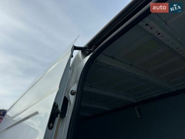 Белый Мерседес Sprinter, объемом двигателя 1.95 л и пробегом 94 тыс. км за 41500 $, фото 46 на Automoto.ua