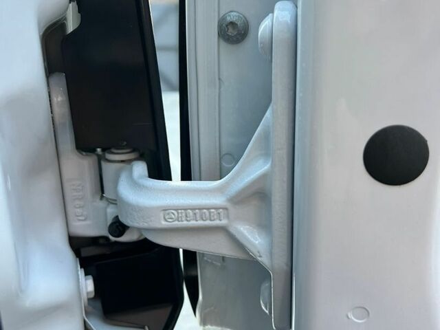 Белый Мерседес Sprinter, объемом двигателя 2 л и пробегом 293 тыс. км за 27200 $, фото 144 на Automoto.ua