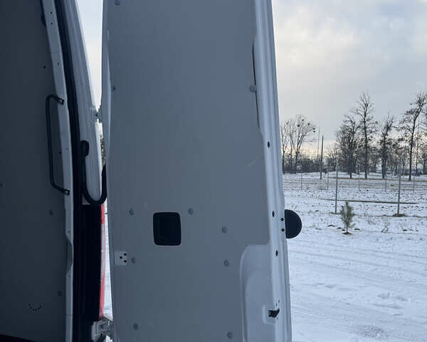 Белый Мерседес Sprinter, объемом двигателя 0 л и пробегом 214 тыс. км за 34900 $, фото 25 на Automoto.ua