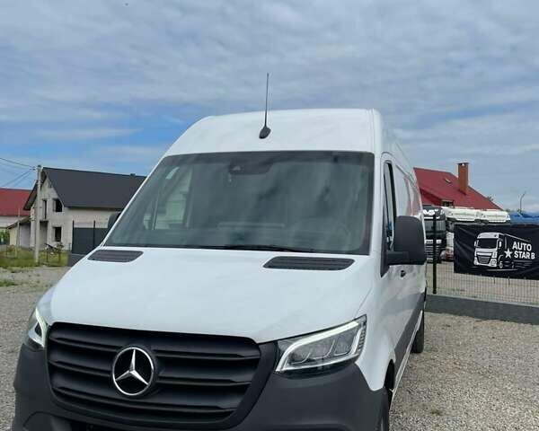 Белый Мерседес Sprinter, объемом двигателя 0 л и пробегом 299 тыс. км за 31500 $, фото 2 на Automoto.ua