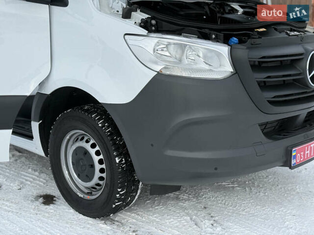 Белый Мерседес Sprinter, объемом двигателя 2 л и пробегом 293 тыс. км за 29999 $, фото 39 на Automoto.ua