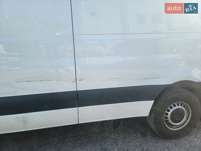 Белый Мерседес Sprinter, объемом двигателя 2 л и пробегом 80 тыс. км за 35000 $, фото 8 на Automoto.ua