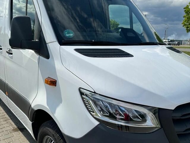 Белый Мерседес Sprinter, объемом двигателя 2 л и пробегом 75 тыс. км за 46687 $, фото 6 на Automoto.ua