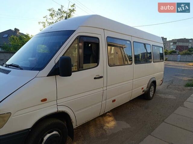 Белый Мерседес Sprinter, объемом двигателя 2.87 л и пробегом 1000 тыс. км за 8000 $, фото 1 на Automoto.ua