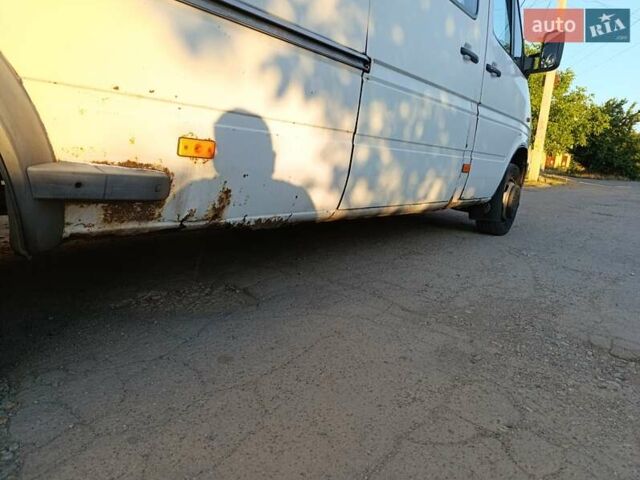 Белый Мерседес Sprinter, объемом двигателя 2.87 л и пробегом 1000 тыс. км за 8000 $, фото 9 на Automoto.ua