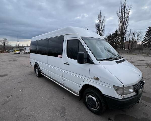Белый Мерседес Sprinter, объемом двигателя 2.87 л и пробегом 100 тыс. км за 12000 $, фото 3 на Automoto.ua