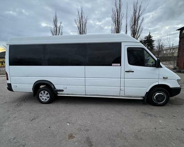 Белый Мерседес Sprinter, объемом двигателя 2.87 л и пробегом 100 тыс. км за 12000 $, фото 2 на Automoto.ua