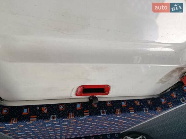 Белый Мерседес Sprinter, объемом двигателя 2.87 л и пробегом 300 тыс. км за 10000 $, фото 4 на Automoto.ua
