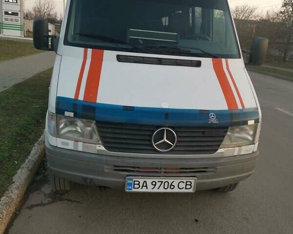 Белый Мерседес Sprinter, объемом двигателя 2.9 л и пробегом 285 тыс. км за 7500 $, фото 6 на Automoto.ua
