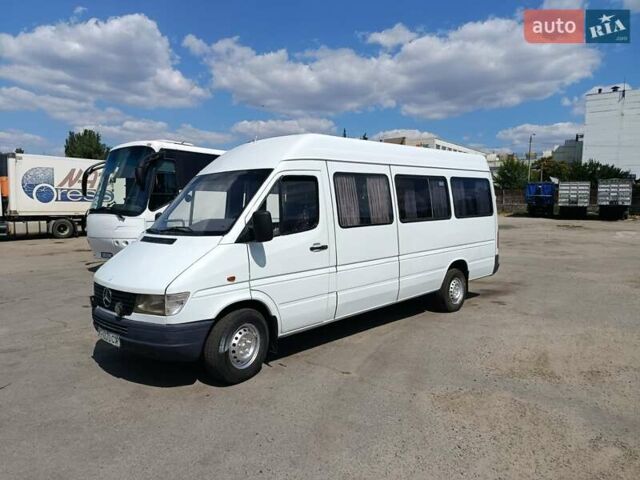 Белый Мерседес Sprinter, объемом двигателя 2.87 л и пробегом 300 тыс. км за 10000 $, фото 21 на Automoto.ua
