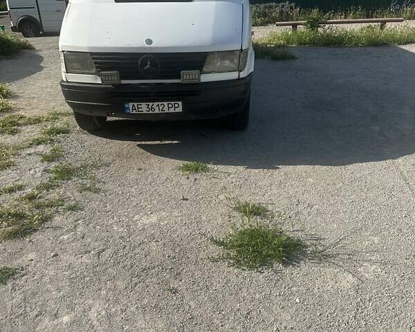 Белый Мерседес Sprinter, объемом двигателя 2.9 л и пробегом 4 тыс. км за 3200 $, фото 3 на Automoto.ua