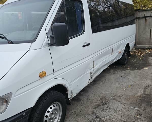 Білий Мерседес Sprinter, об'ємом двигуна 2.87 л та пробігом 500 тис. км за 3900 $, фото 1 на Automoto.ua
