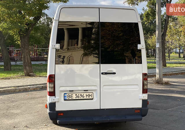 Белый Мерседес Sprinter, объемом двигателя 2.16 л и пробегом 600 тыс. км за 12500 $, фото 5 на Automoto.ua