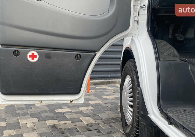Белый Мерседес Sprinter, объемом двигателя 2.16 л и пробегом 600 тыс. км за 13200 $, фото 32 на Automoto.ua