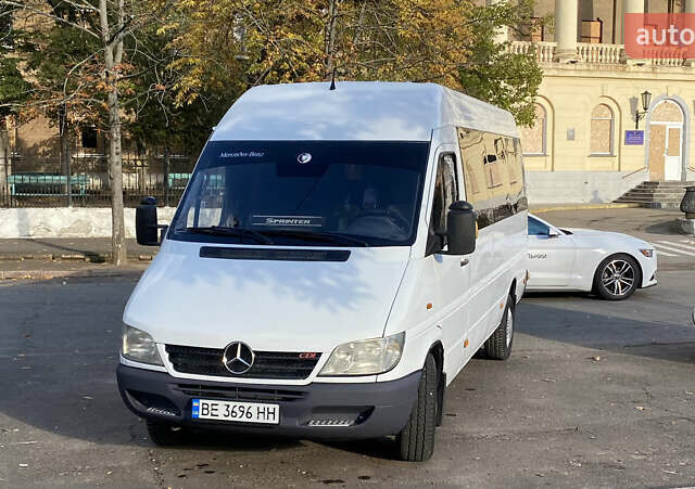 Белый Мерседес Sprinter, объемом двигателя 2.16 л и пробегом 600 тыс. км за 13200 $, фото 8 на Automoto.ua