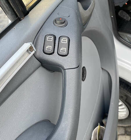 Белый Мерседес Sprinter, объемом двигателя 2.16 л и пробегом 600 тыс. км за 12500 $, фото 29 на Automoto.ua