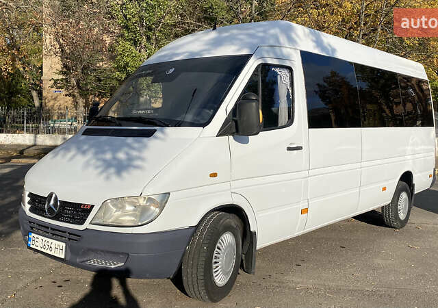 Белый Мерседес Sprinter, объемом двигателя 2.16 л и пробегом 600 тыс. км за 12500 $, фото 1 на Automoto.ua