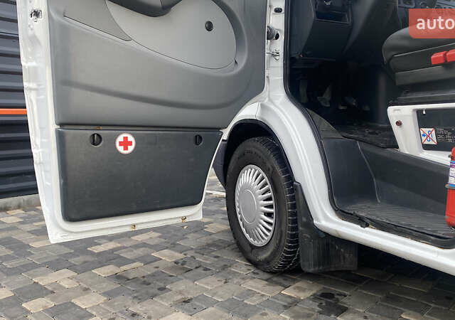 Белый Мерседес Sprinter, объемом двигателя 2.16 л и пробегом 600 тыс. км за 13200 $, фото 31 на Automoto.ua