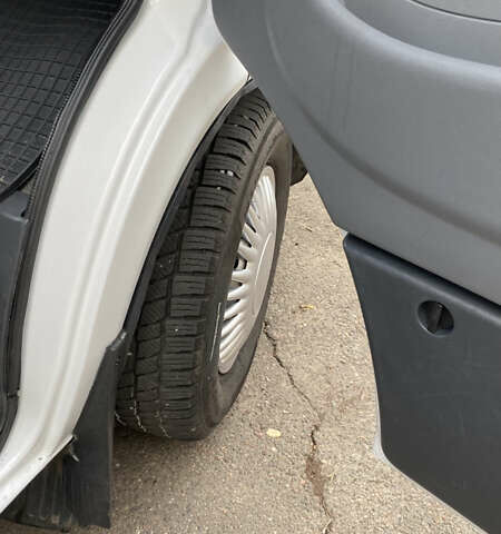 Белый Мерседес Sprinter, объемом двигателя 2.16 л и пробегом 600 тыс. км за 12500 $, фото 23 на Automoto.ua