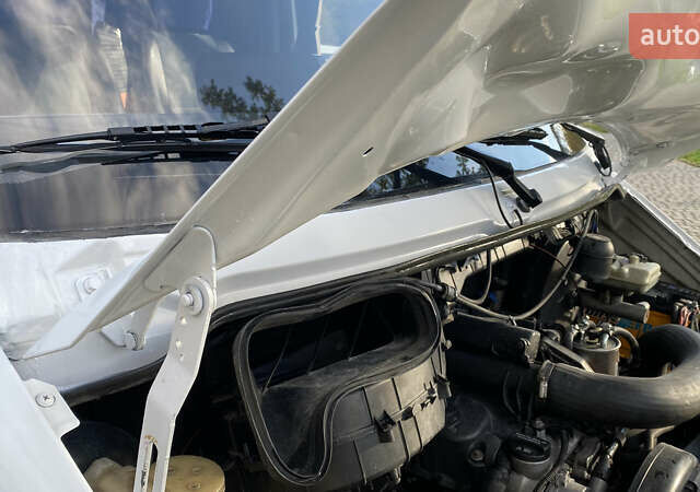Белый Мерседес Sprinter, объемом двигателя 2.16 л и пробегом 600 тыс. км за 12500 $, фото 15 на Automoto.ua