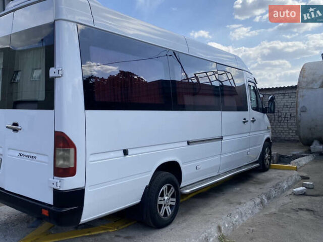 Белый Мерседес Sprinter, объемом двигателя 2.9 л и пробегом 170 тыс. км за 12300 $, фото 2 на Automoto.ua