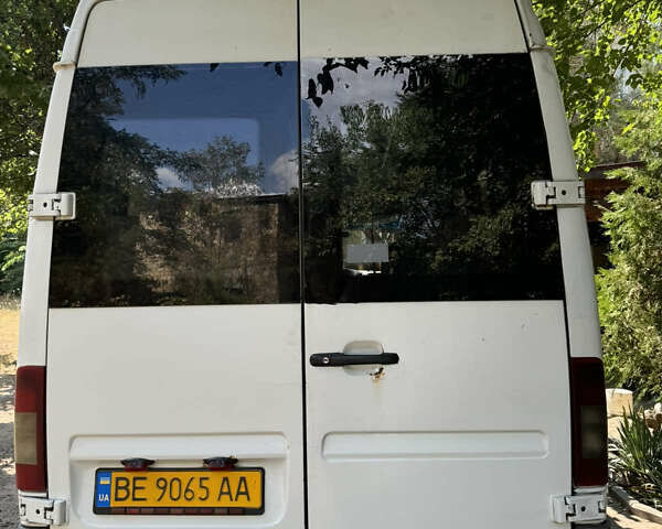 Белый Мерседес Sprinter, объемом двигателя 2.2 л и пробегом 819 тыс. км за 5300 $, фото 2 на Automoto.ua
