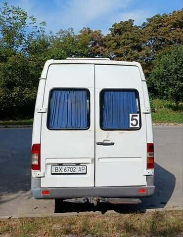 Белый Мерседес Sprinter, объемом двигателя 2.2 л и пробегом 100 тыс. км за 7000 $, фото 4 на Automoto.ua