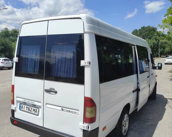 Белый Мерседес Sprinter, объемом двигателя 2.69 л и пробегом 315 тыс. км за 12200 $, фото 4 на Automoto.ua