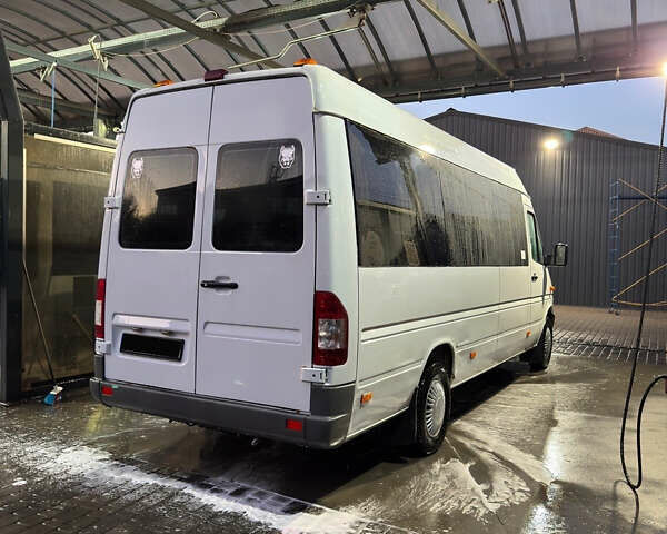 Белый Мерседес Sprinter, объемом двигателя 2.15 л и пробегом 85 тыс. км за 11500 $, фото 5 на Automoto.ua
