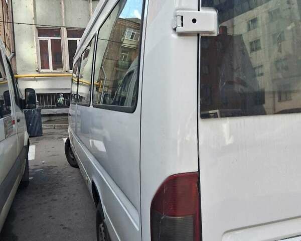 Белый Мерседес Sprinter, объемом двигателя 0.25 л и пробегом 150 тыс. км за 9300 $, фото 5 на Automoto.ua