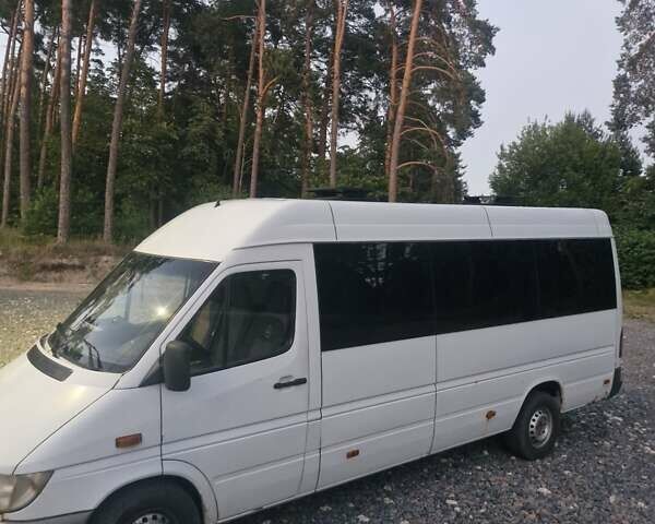 Белый Мерседес Sprinter, объемом двигателя 2.69 л и пробегом 850 тыс. км за 13500 $, фото 16 на Automoto.ua