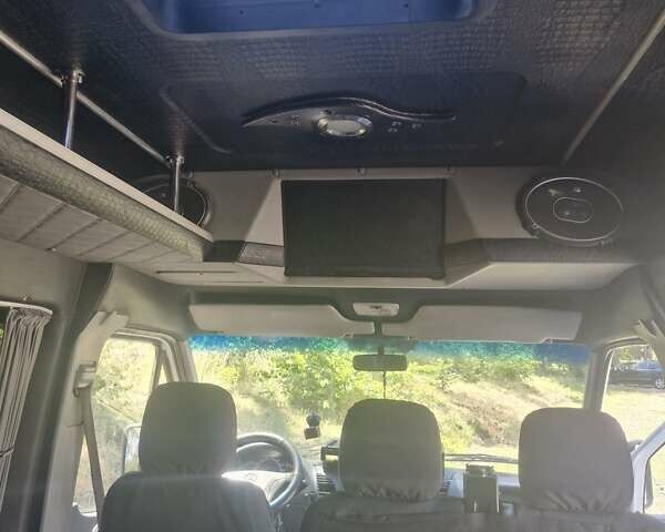 Белый Мерседес Sprinter, объемом двигателя 2.69 л и пробегом 850 тыс. км за 13500 $, фото 35 на Automoto.ua