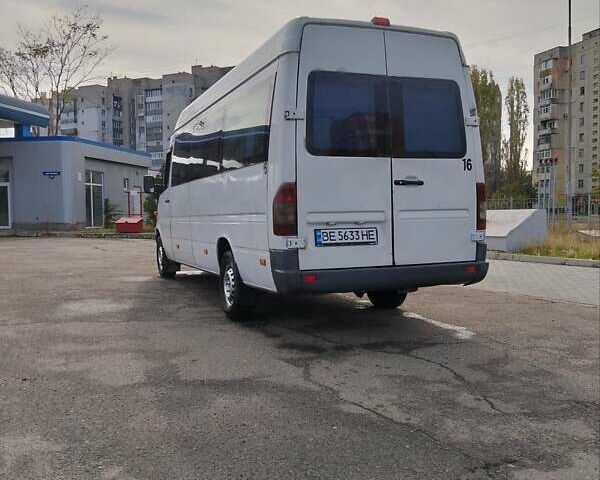 Білий Мерседес Sprinter, об'ємом двигуна 2.15 л та пробігом 300 тис. км за 8900 $, фото 3 на Automoto.ua